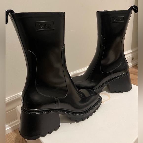 ❌SOLD❌ Chloe Betty Rain Boots - Picture 6 of 8